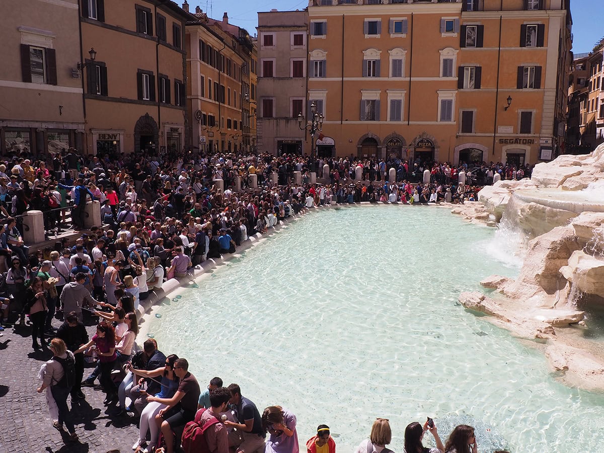 Μάχη για την τέλεια σέλφι στη Ρώμη