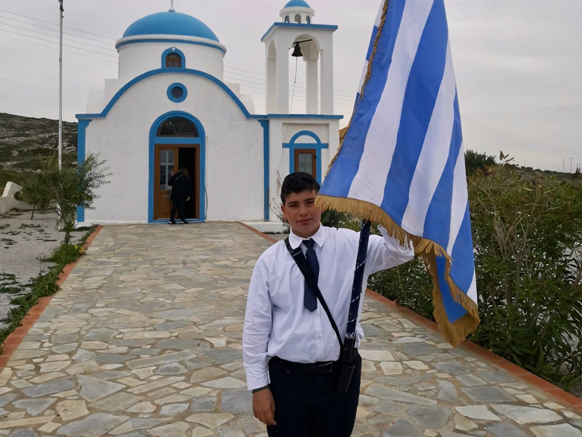Ο Άγγελος στην παρέλαση στους Αρκιούς