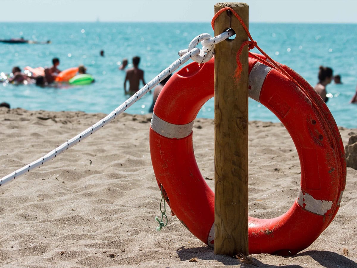 ναυαγοσώστης στα Χανιά σώζει παιδί από πνιγμό