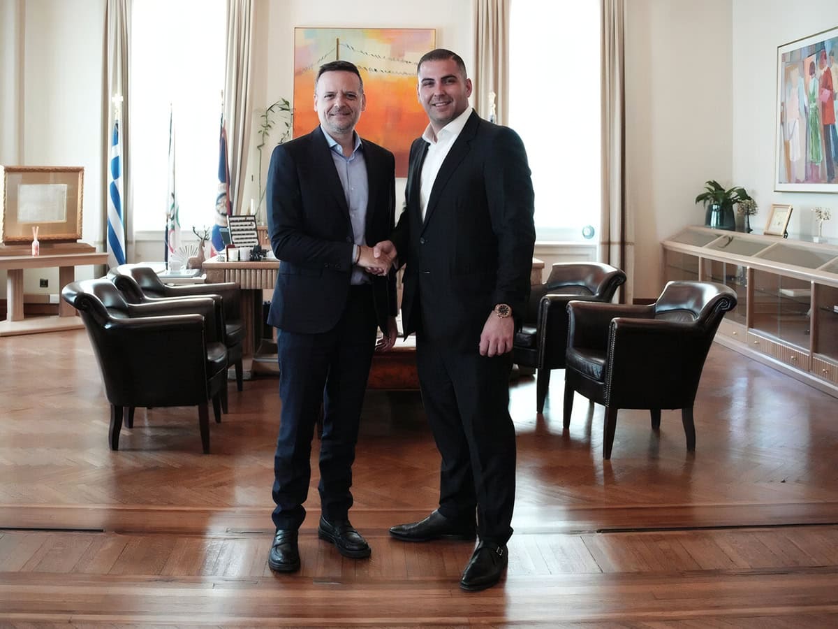 MEGA Brokers: Δωρεά τηλεοράσεων στον ξενώνα κακοποιημένων γυναικών