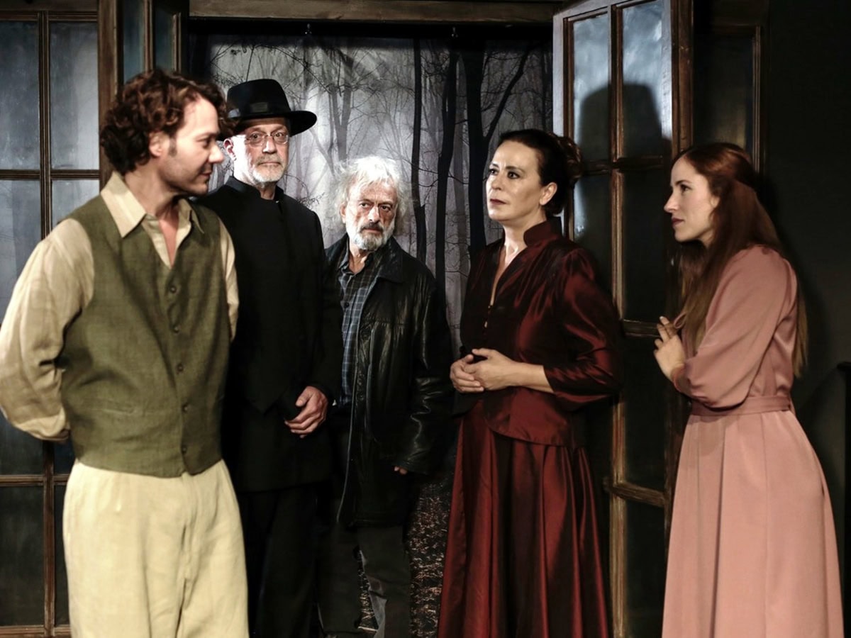 Η παράσταση «Βρικόλακες» επιστρέφει στο Θέατρο RADAR