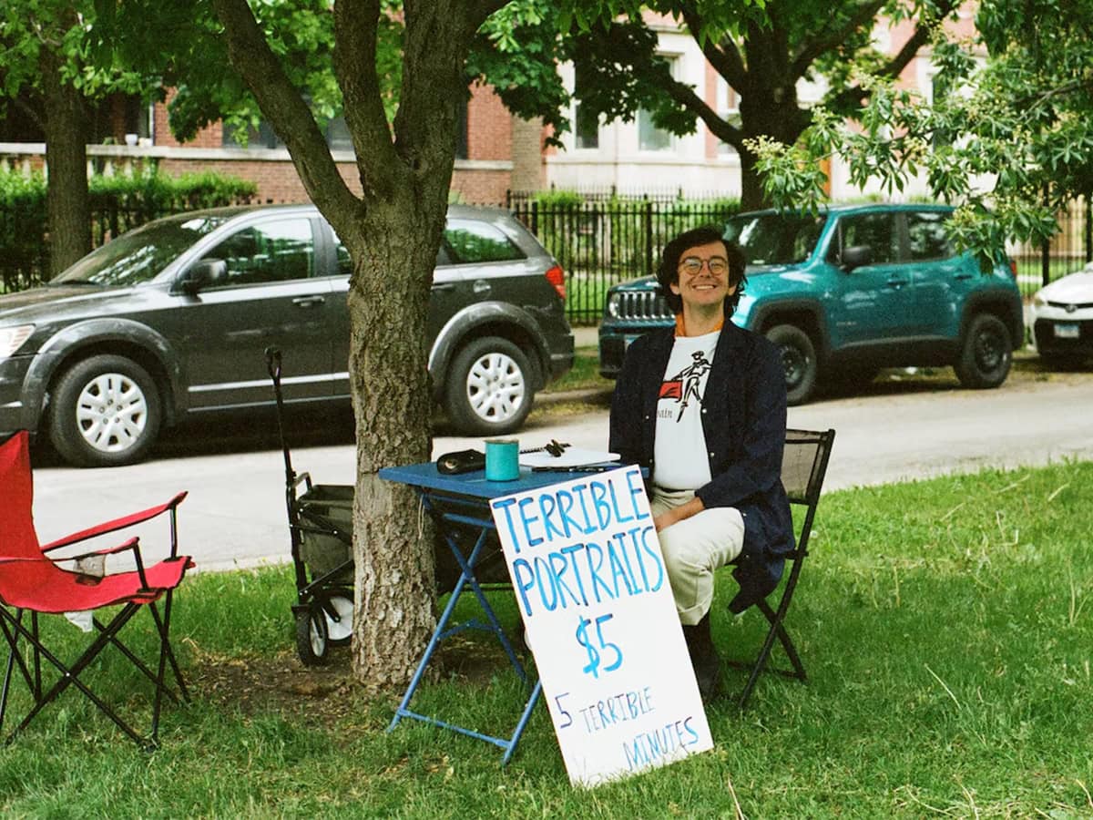Ζωγραφίζει τα χειρότερα πορτραίτα για 5 δολάρια