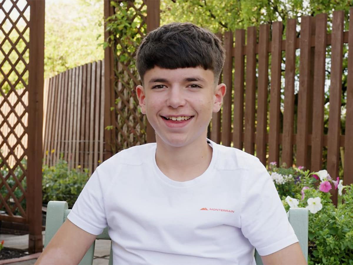 Αγόρι από το Falkirk που έσωσε ηλικιωμένο χάρη σε μια εφημερίδα