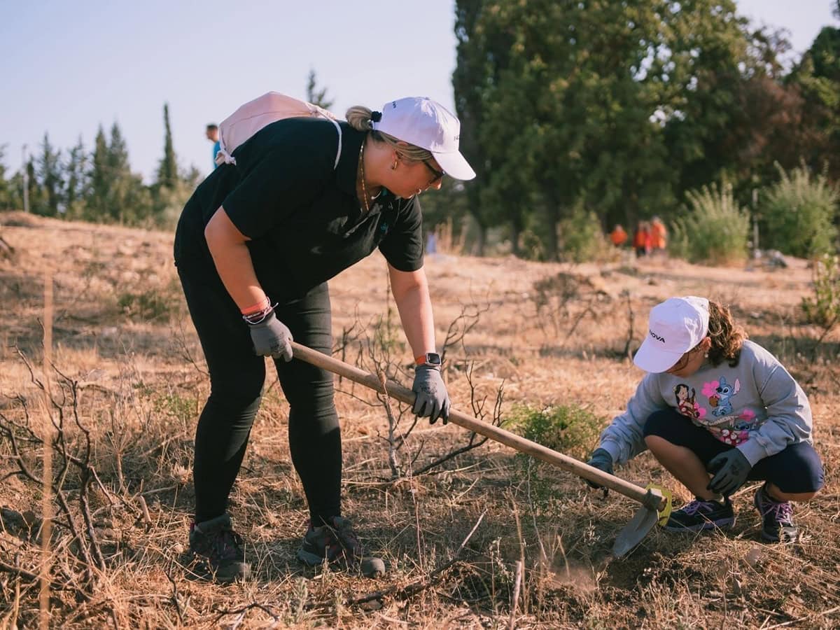 Nova εθελοντική δράση για το περιβάλλον στην Πεντέλη