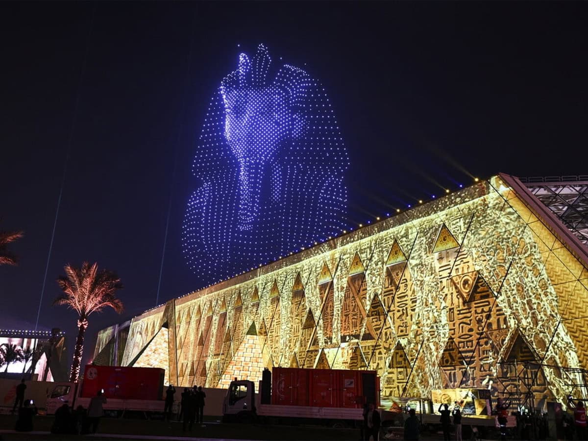 Φαντασμαγορικά εγκαίνια του Μεγάλου Αιγυπτιακού Μουσείου στο Κάιρο