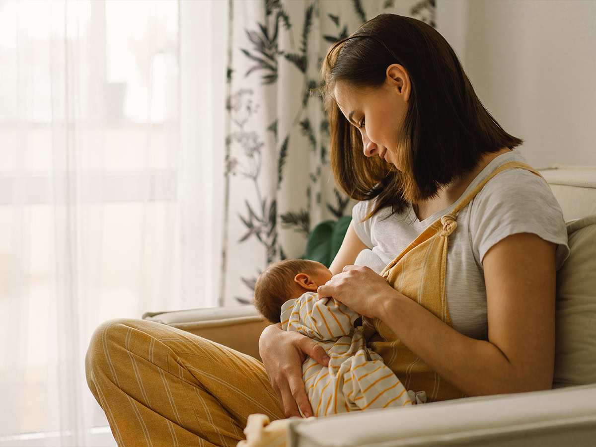 Ο θηλασμός και η εγκυμοσύνη ως φυσική άμυνα απέναντι στον καρκίνο του μαστού