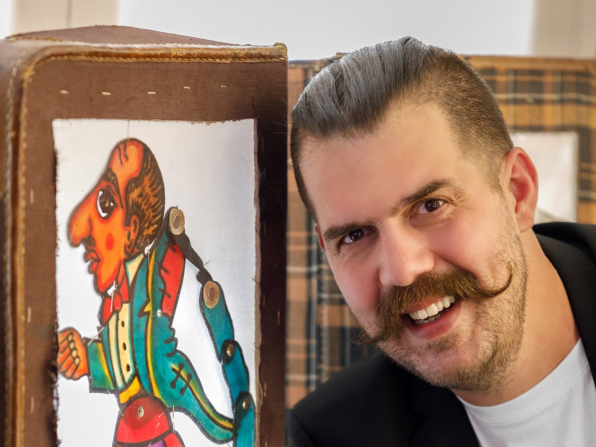 Η χριστουγεννιάτικη περιπέτεια του Καραγκιόζη στην Κούβα