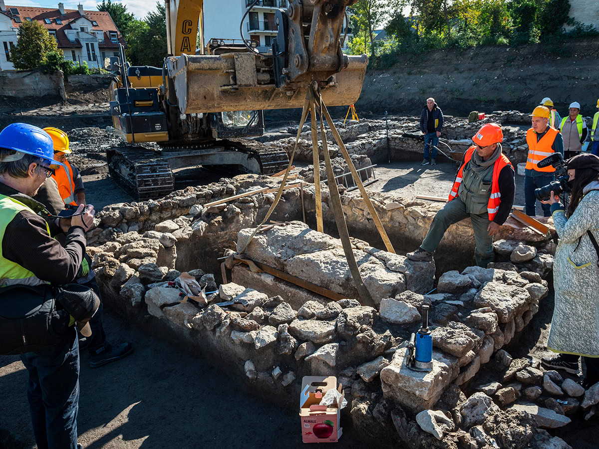 Ανακάλυψη ρωμαϊκής σαρκοφάγου στη Βουδαπέστη