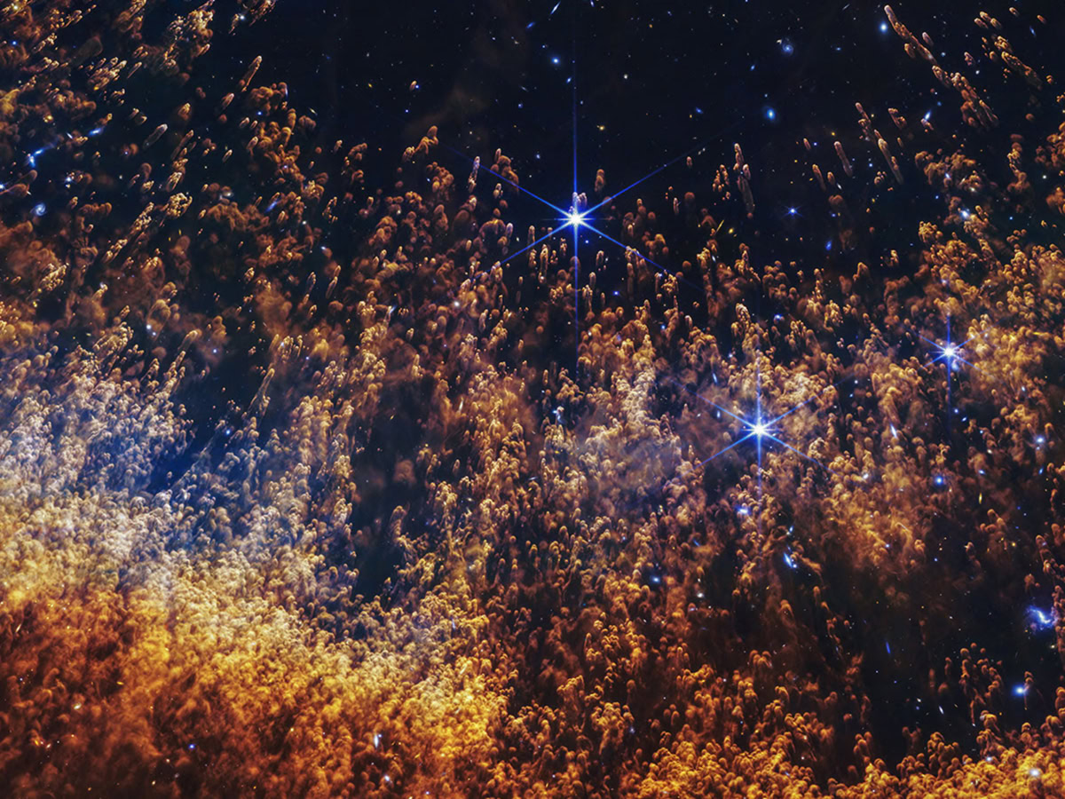 Νεφέλωμα Helix μέσα από το τηλεσκόπιο James Webb