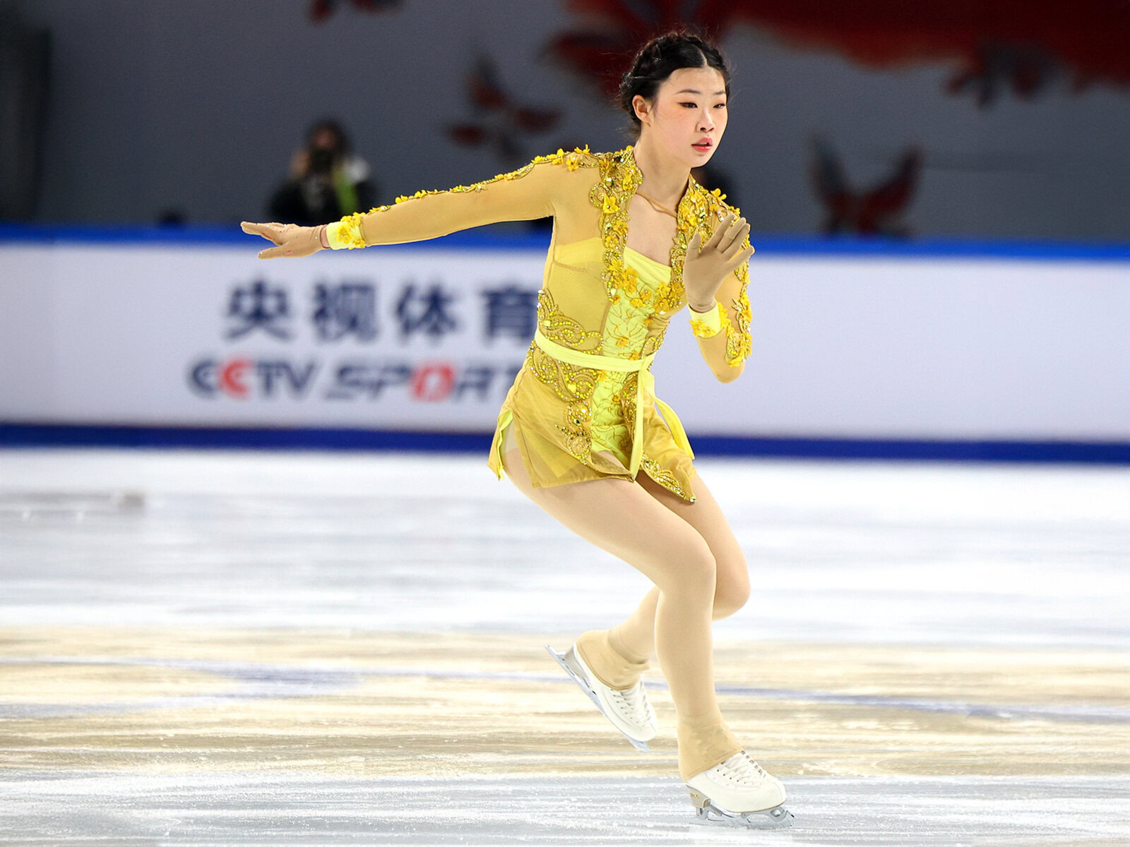 Κινέζα πατινέρ χορεύει το Αστερομάτα στον πάγο