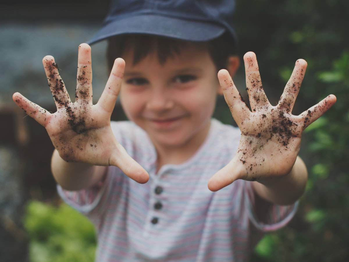 Πώς η επαφή με τη φύση επηρεάζει θετικά την ψυχική ισορροπία του παιδιού