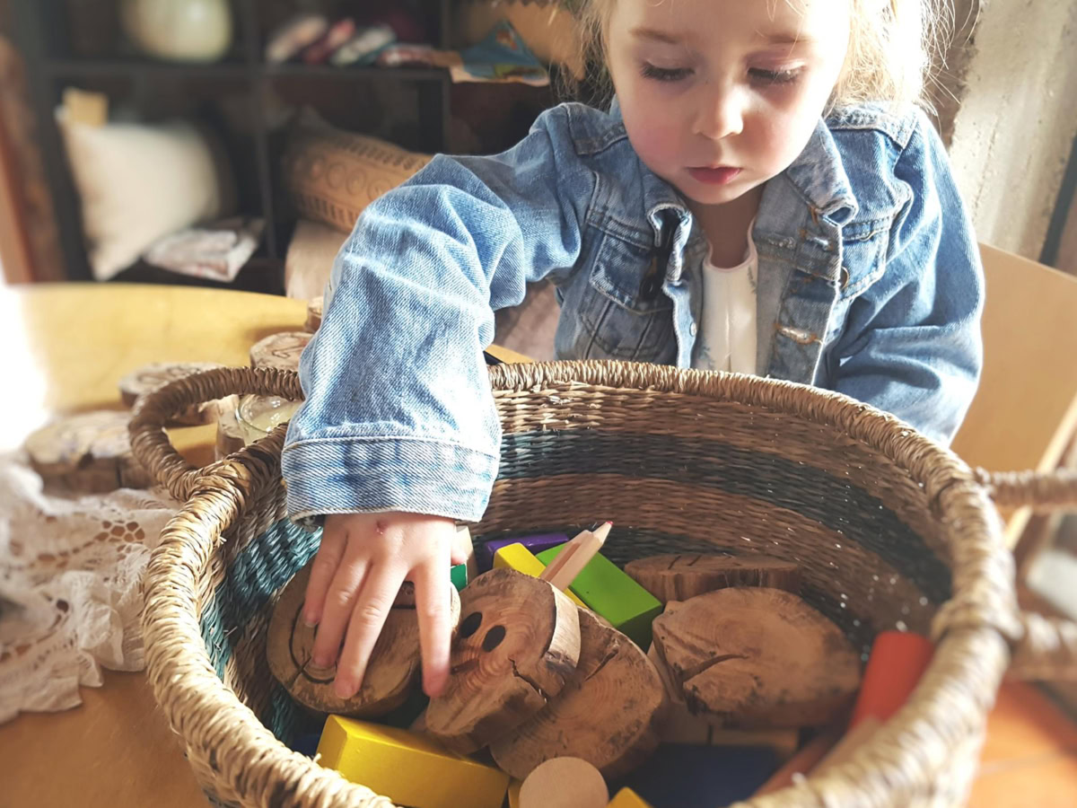 Πώς οι απλές δουλειές στο σπίτι βοηθούν την αυτονομία του παιδιού