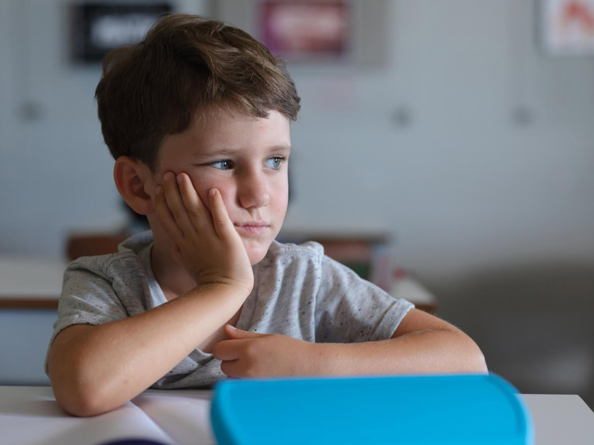 Τι μαθαίνει ένα παιδί όταν βαριέται