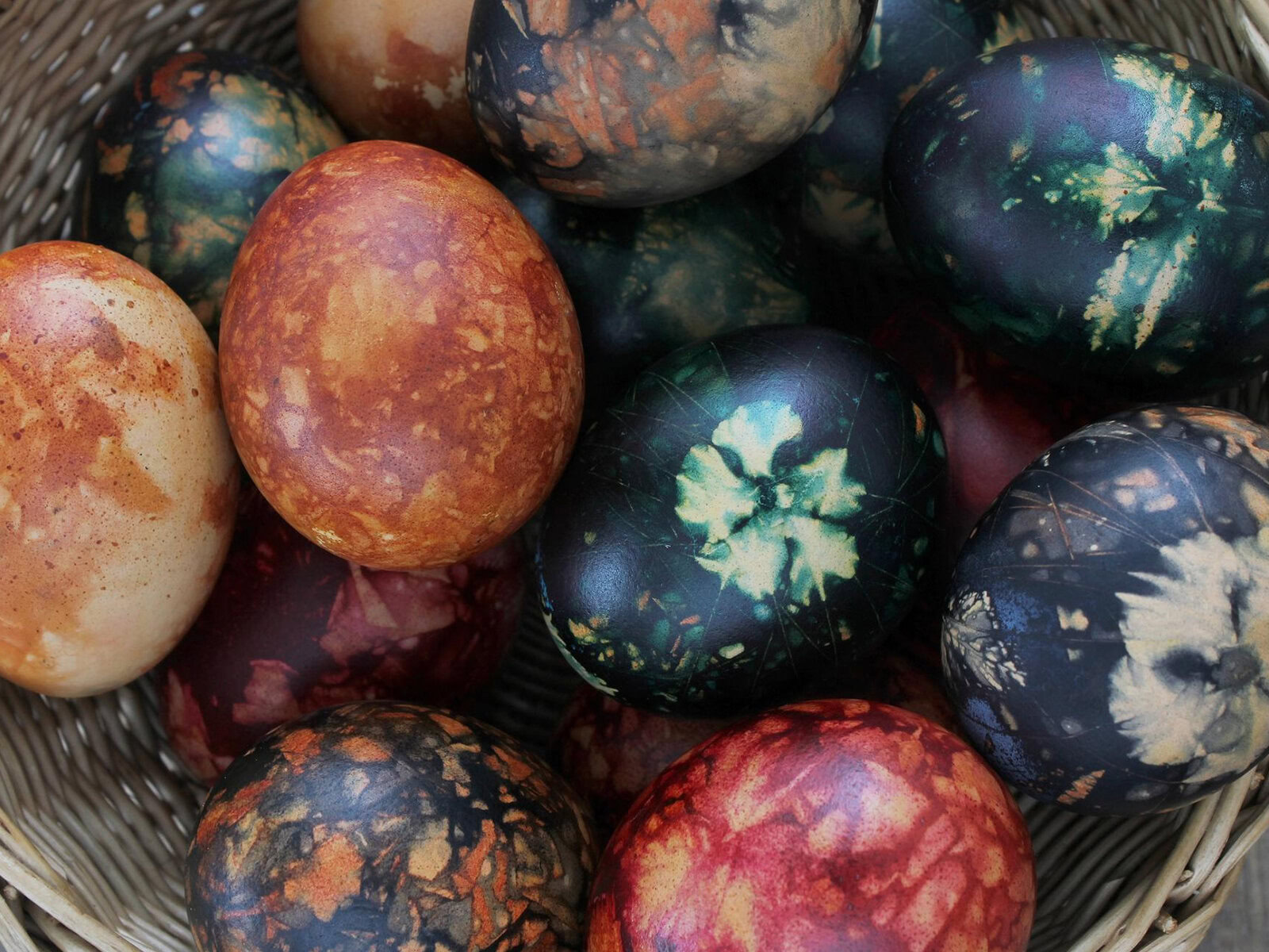 Πώς να βάψω οικολογικά κόκκινα αυγά;