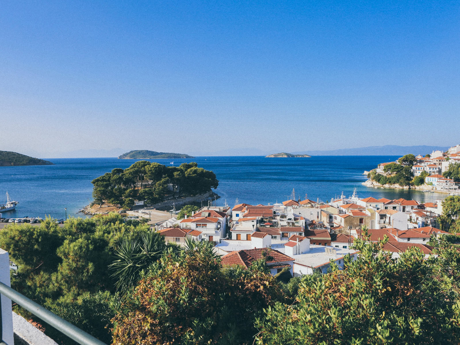 Πώς η Σκιάθος χτίζει το μέλλον του βιώσιμου τουρισμού μέσα από το AGORA